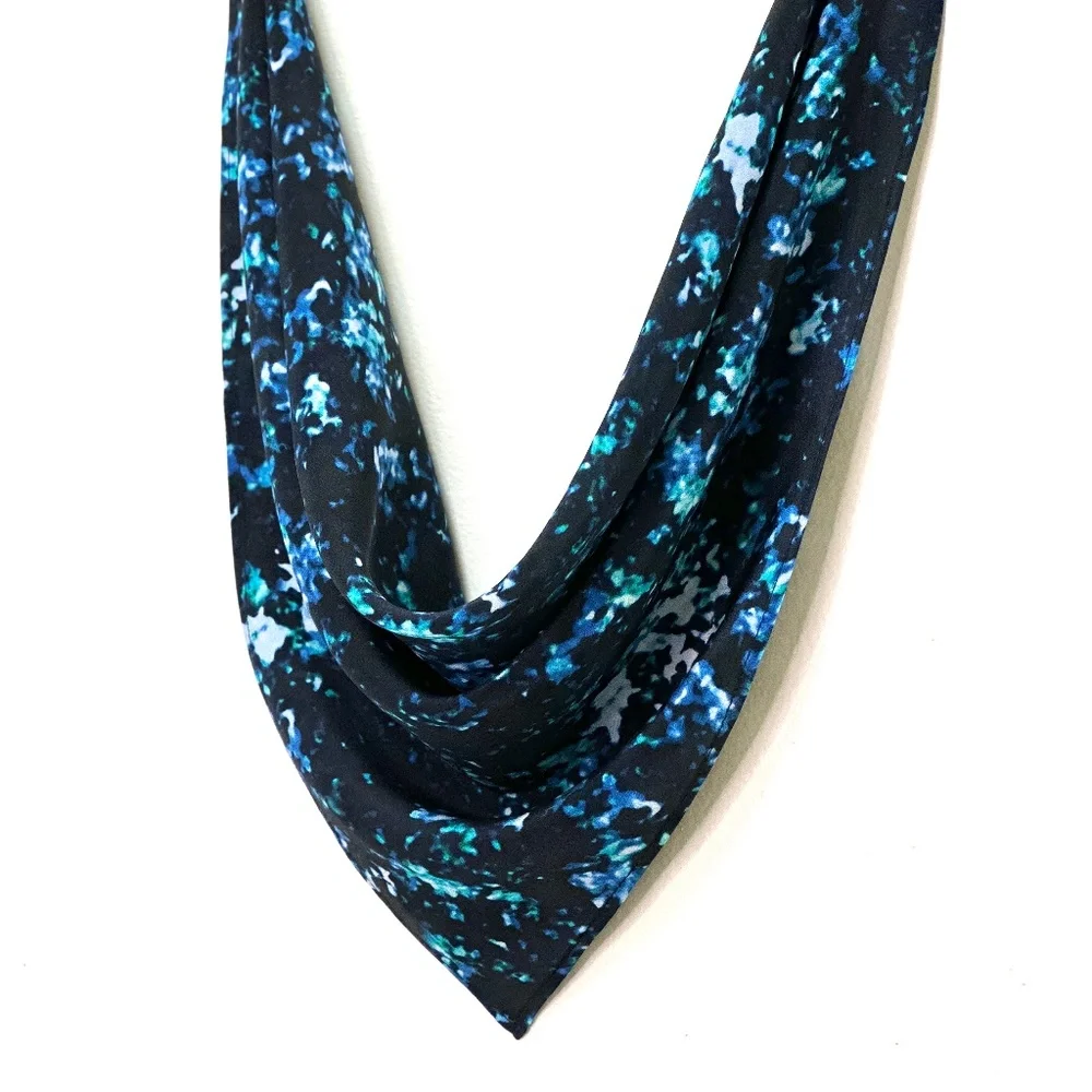 NWT SILKLETTE Dashing Dashes 100% Fine Silk Kerchief Scarf BLUE/WHITE